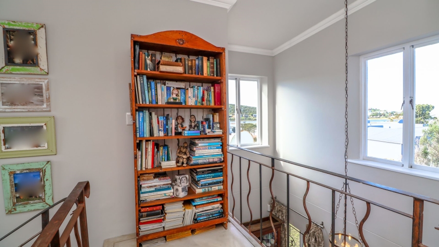 4 Bedroom Property for Sale in Stilbaai Wes Western Cape